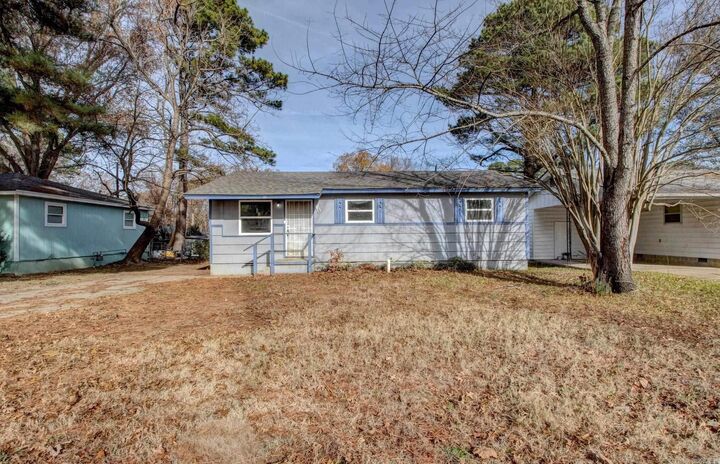 Property Photo:  7100 Redwood  AR 72209 