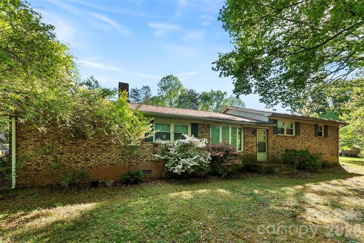 Property Photo: 823 Carson Road NC 28052