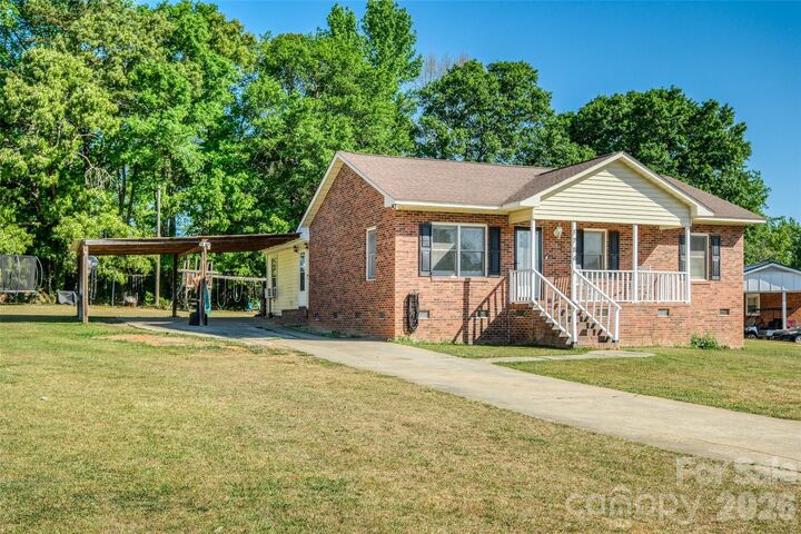 Property Photo:  1704 Williams Circle  SC 29720 