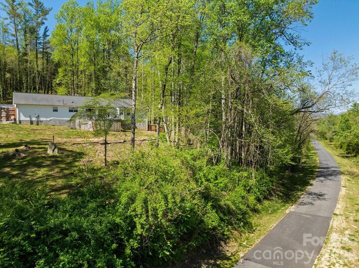 Property Photo:  441 Hunters Glen Lane  NC 28739 