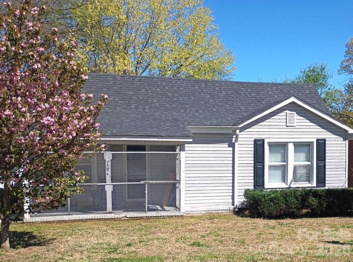 Property Photo:  707 Oakshade Avenue 51  NC 28083 