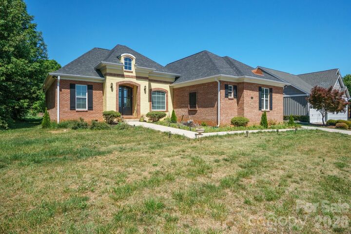 Property Photo:  101 Long Meadows Drive  NC 28086 