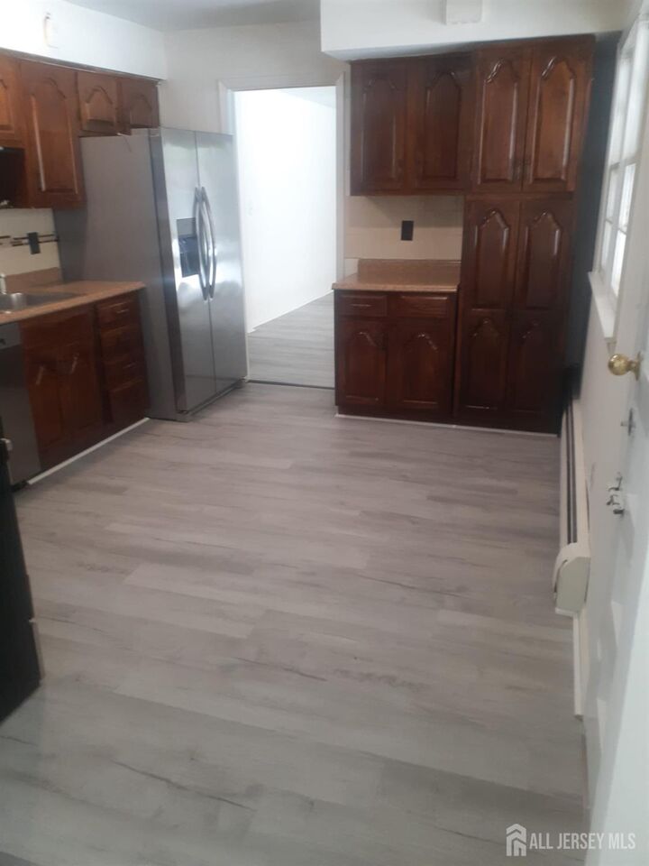 Property Photo:  1776 Oak Tree Road  NJ 08820 