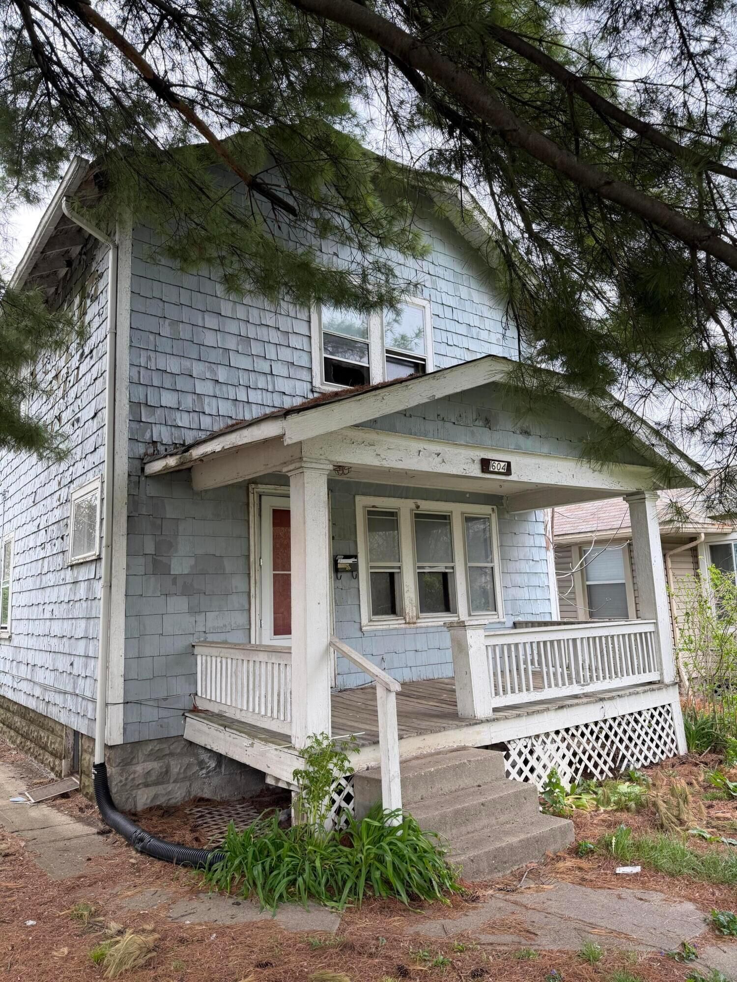 Property Photo:  1604 Manchester Avenue  OH 43211 