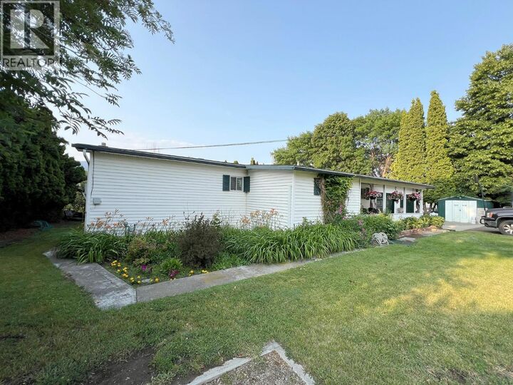 Property Photo: 6288 Meadowland Crescent North BC V2C 5C2