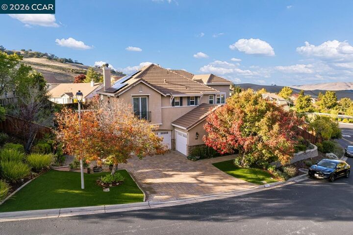 Property Photo:  995 Rosehedge Court  CA 94521 