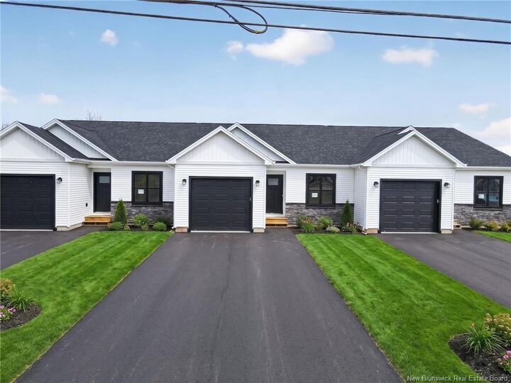 436 Lavallee 2 — photo 1