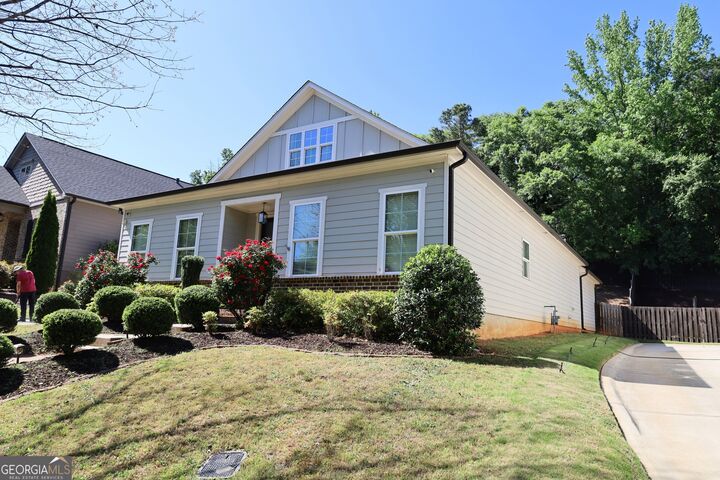 Property Photo:  317 Edgewater Drive  GA 30605 