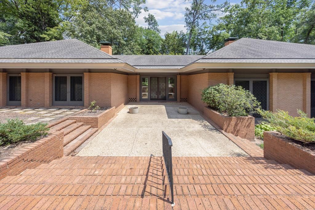 Property Photo:  2718 Averett Drive  GA 31906 