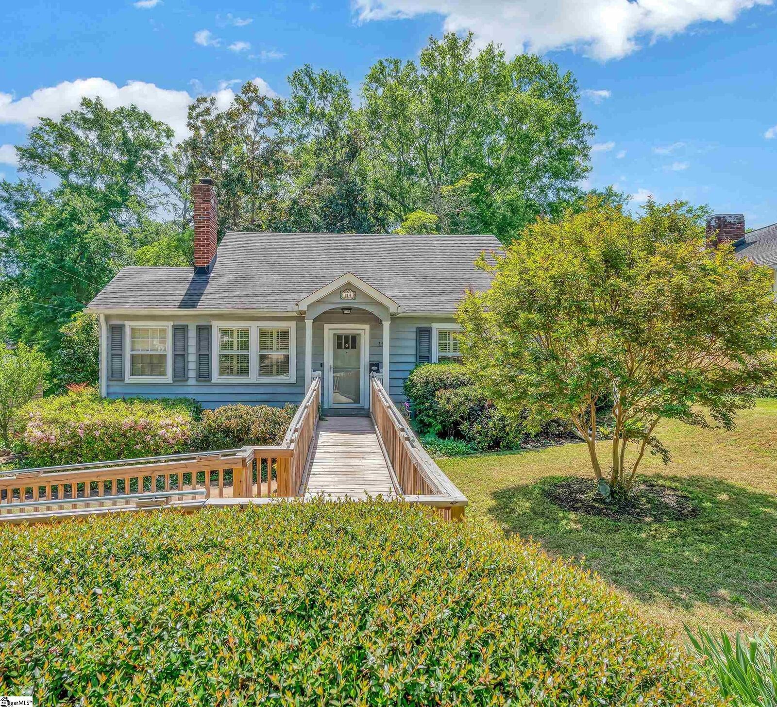 Property Photo:  114 E Augusta Place  SC 29605 