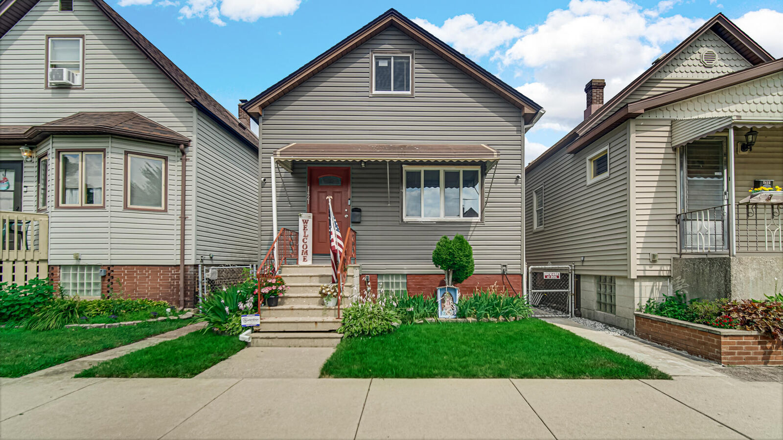 Property Photo:  1421 Roberts Avenue  IN 46394 