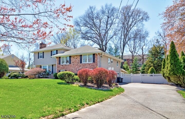 Property Photo:  2 Midwood Dr  NJ 07932 