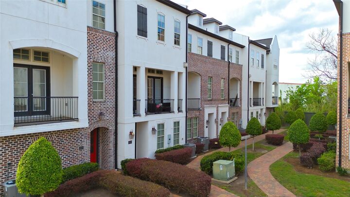 Property Photo:  2029 Fannin N  TX 77045 