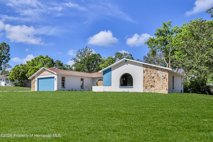 Property Photo:  10541 Horizon Drive  FL 34608 