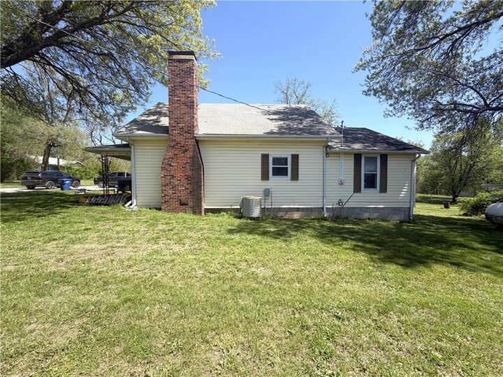 Property Photo:  340 W Wisconsin Street  MO 64625 