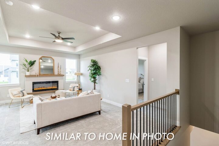 Property Photo:  728 S Taylor Street  IA 50170 