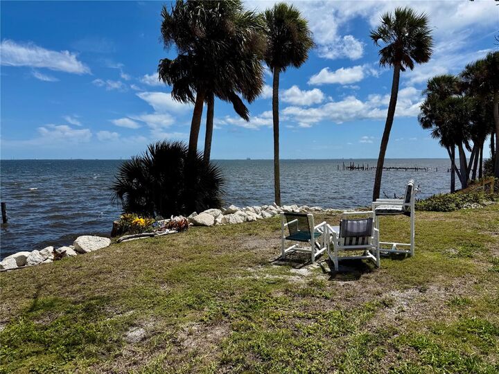 Property Photo:  1322 Riverside Drive  FL 32780 