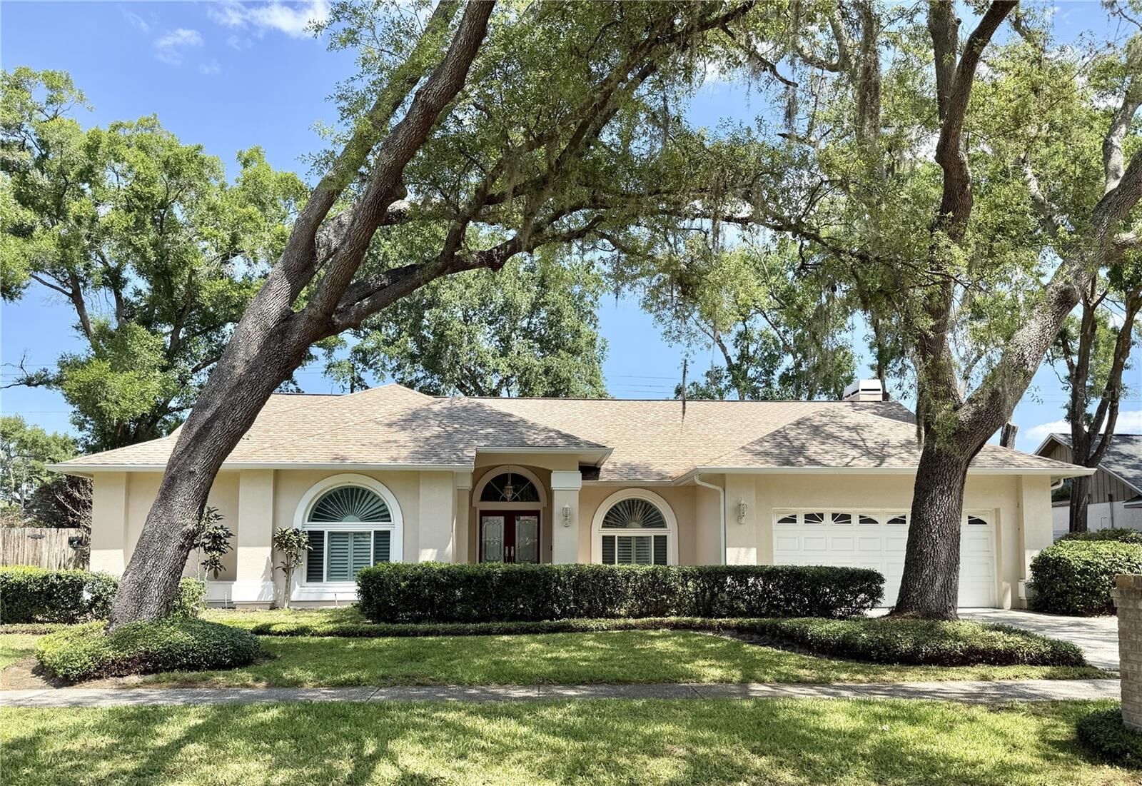 Property Photo: 6326 N Queensway Dr FL 33617