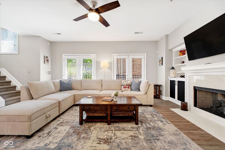 Property Photo:  530 Allard Place  IN 46202 