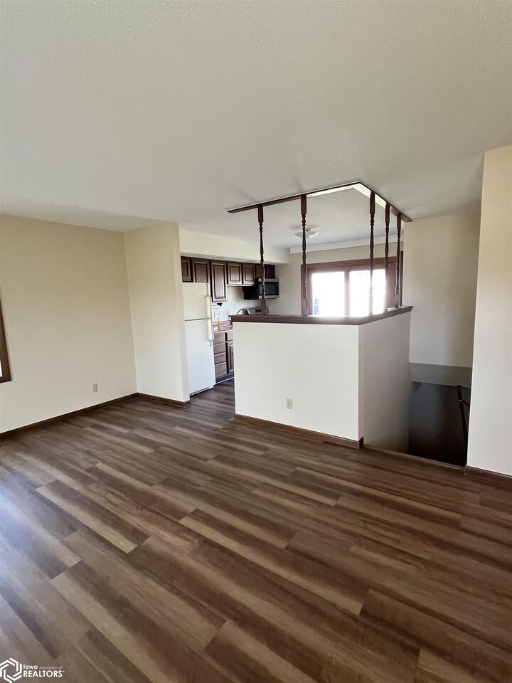 Property Photo:  2202 Racine Avenue  IA 52601 