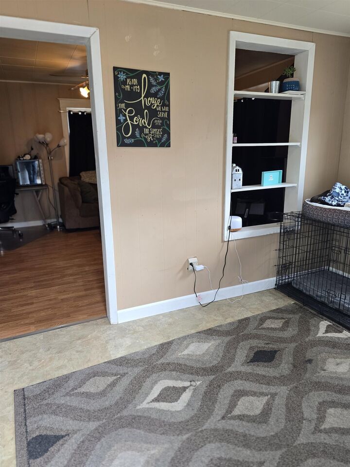 Property Photo:  709 NE 6th Ave  ND 58703 