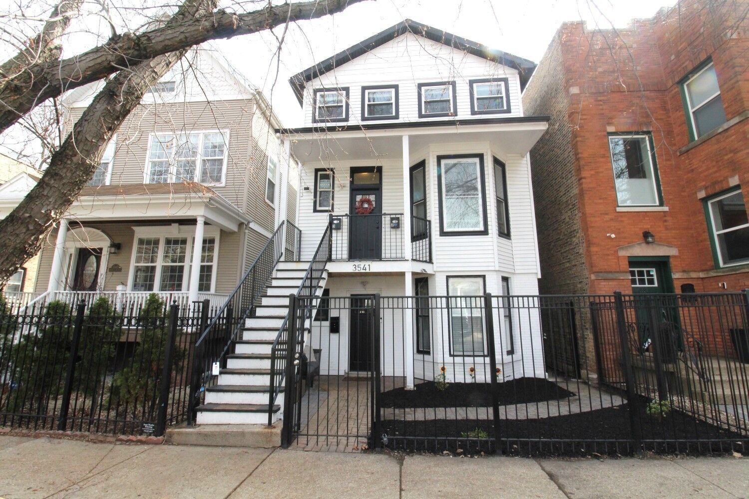 Property Photo:  3541 N Damen Avenue  IL 60618 