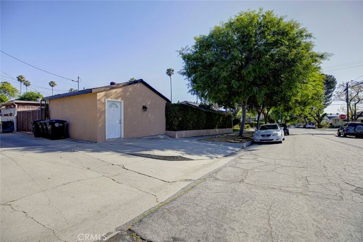 Property Photo:  1953 Glenwood Road A  CA 91201 