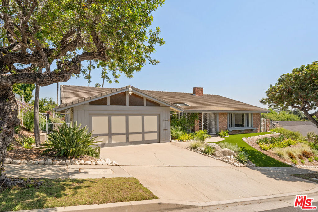 Property Photo:  2160 Winona Boulevard  CA 90027 