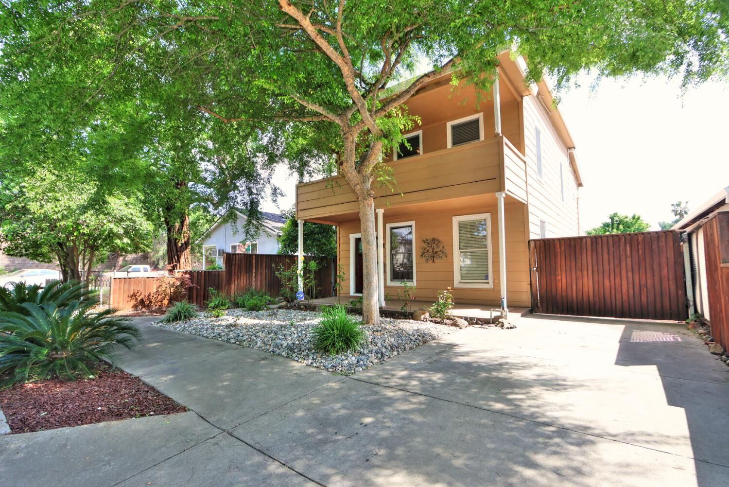 Property Photo:  3056 6th Avenue  CA 95817 