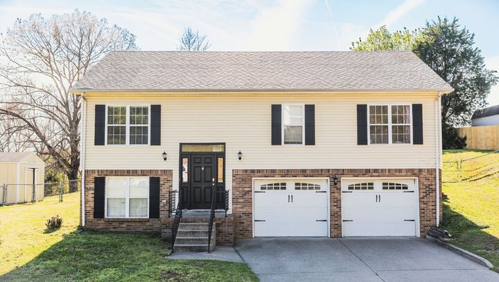 Property Photo:  524 Barney Ln  TN 37042 