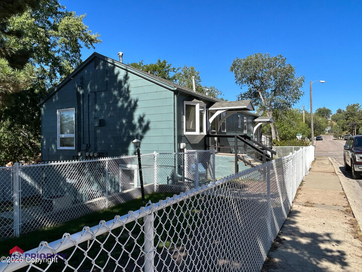 Property Photo: 302 S Spokane Ave WY 82701