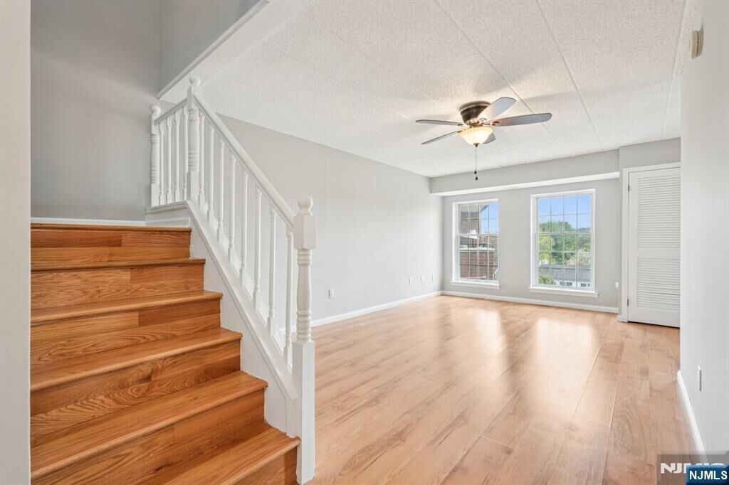 Property Photo:  44 Iron Forge Square 44  NJ 07442 