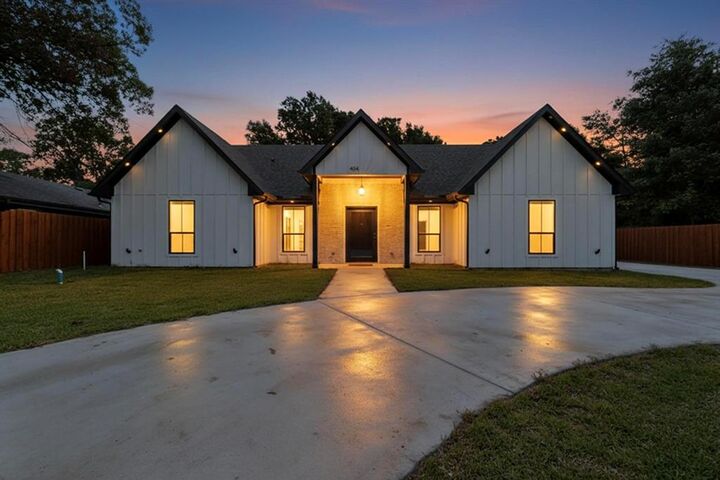 Property Photo:  404 Luzon Street  TX 75143 