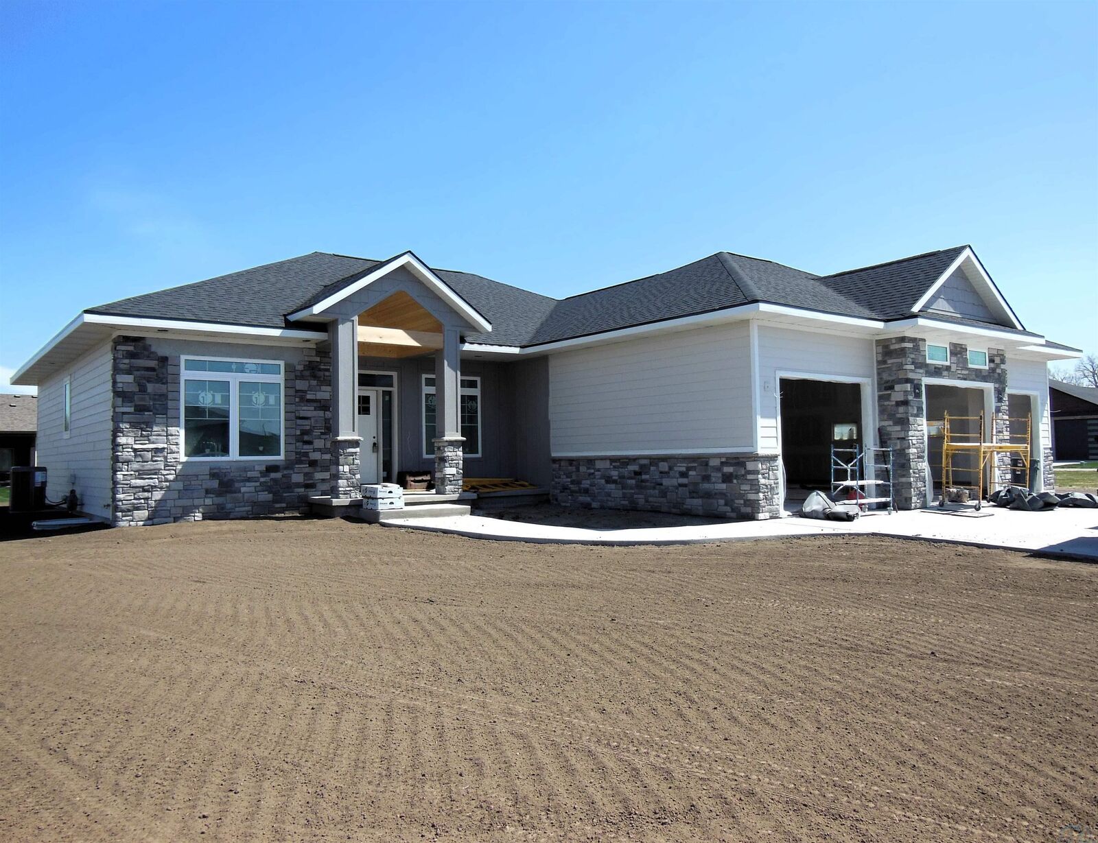 Property Photo:  172 Cardinal Court  NE 68776 