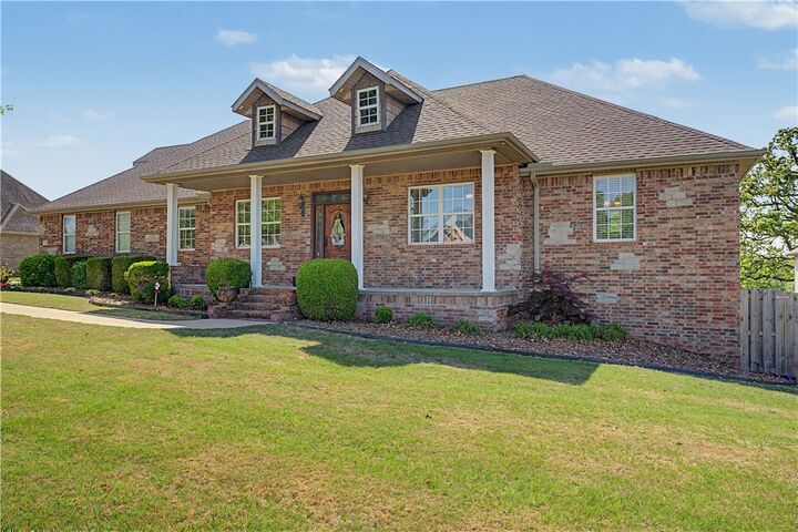 Property Photo:  937 Aylesbury Lane  AR 72718 