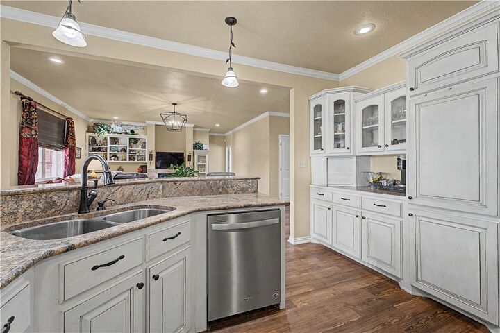 Property Photo:  937 Aylesbury Lane  AR 72718 