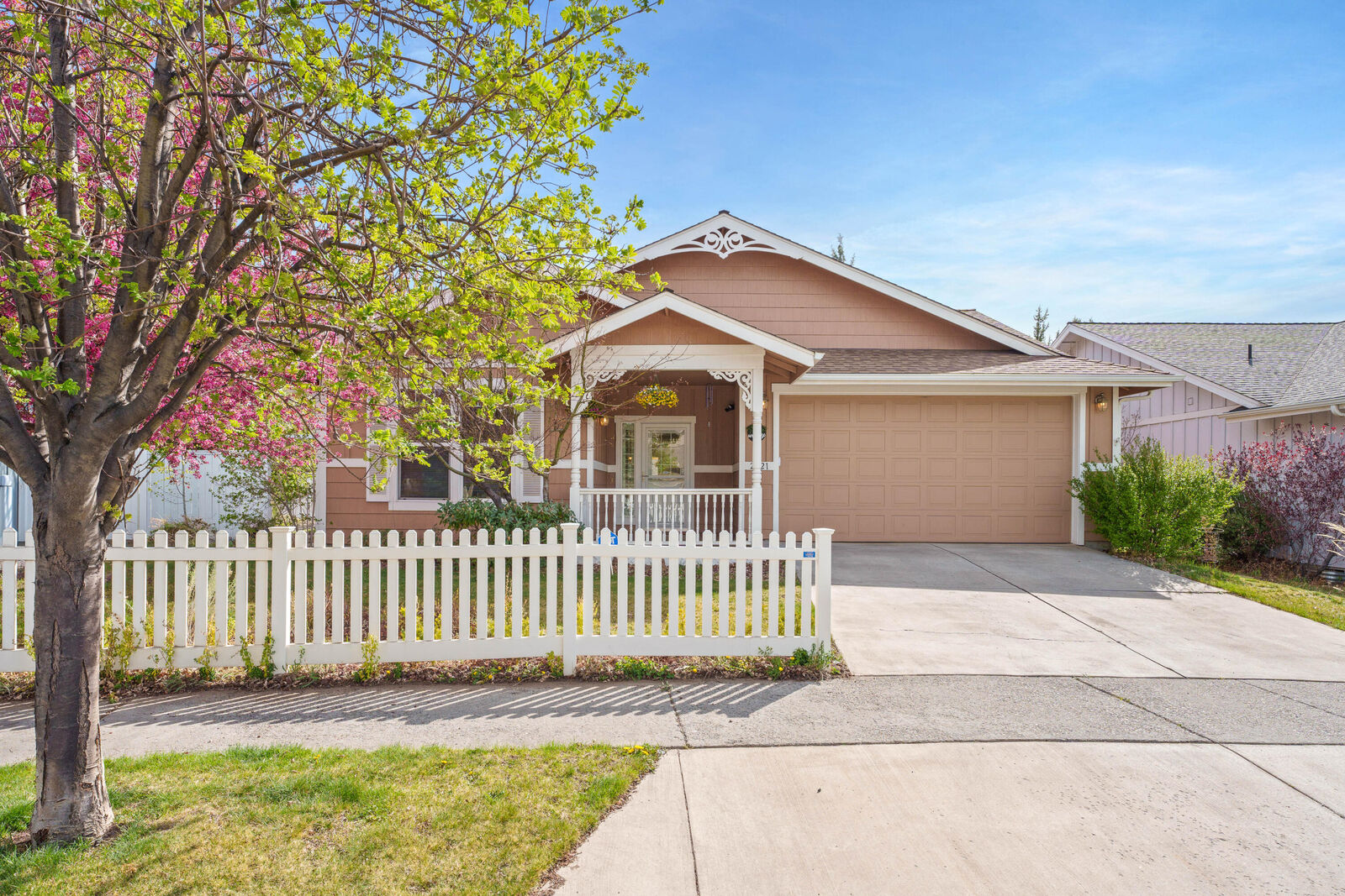 Property Photo: 2221 NE Indigo Lane OR 97701