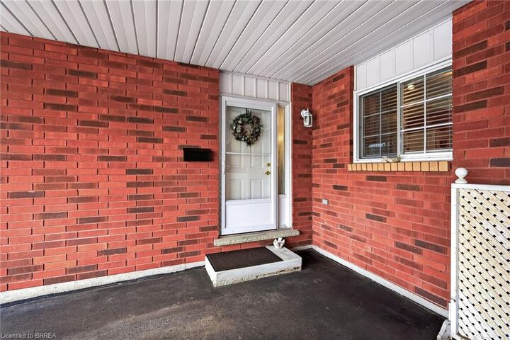 Property Photo:  570 West Street 44  ON N3R 7Y7 