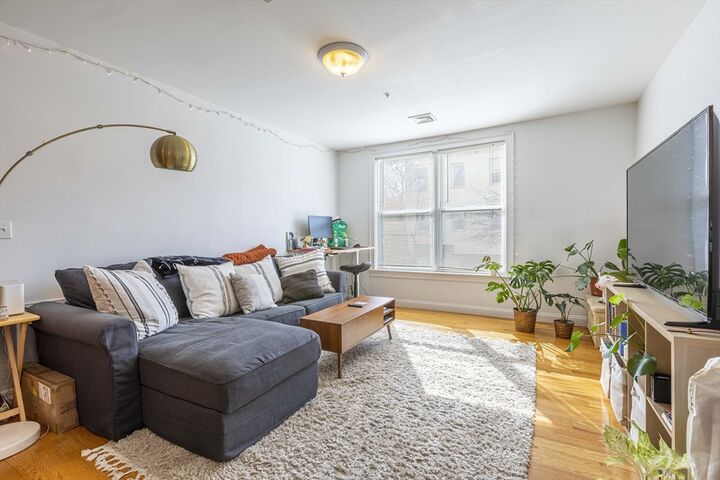 Property Photo:  535 Cambridge St 2  MA 02141 