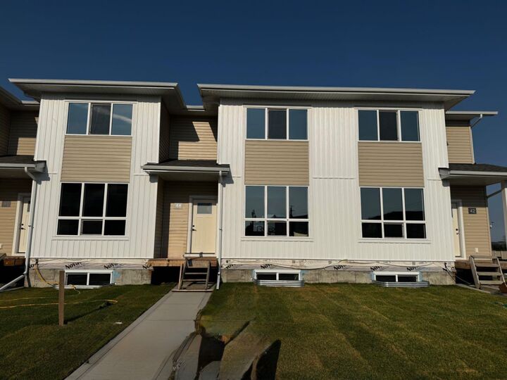44 Lavelle Close — photo 1