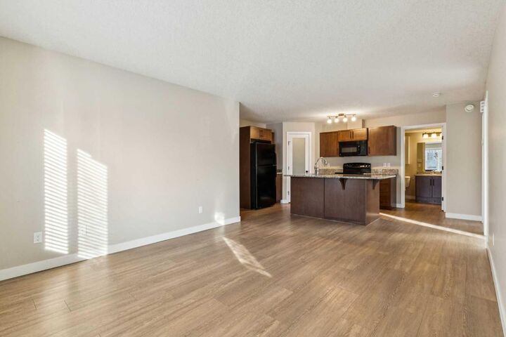 Property Photo: 2781 Chinook Winds Drive SW 4102 AB T4B 3S5