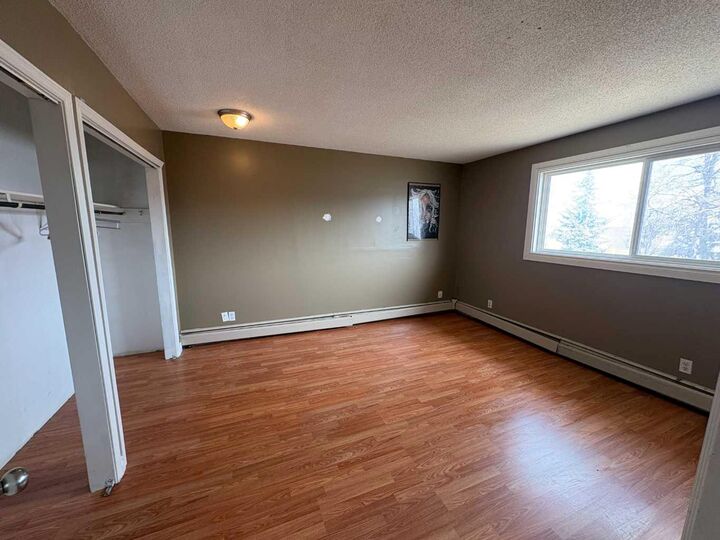 Property Photo:  5816 60 Avenue  AB T4T 1K2 