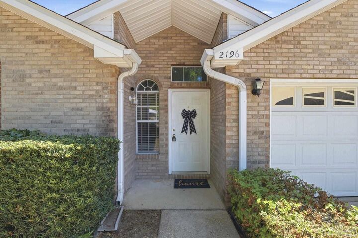 Property Photo:  2196 Topaz Ct  FL 32547 