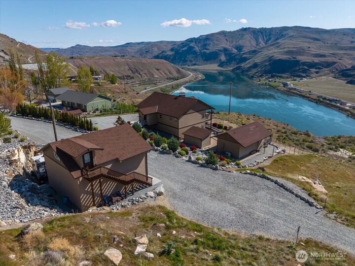 Property Photo: 525 Columbia View Road WA 98816