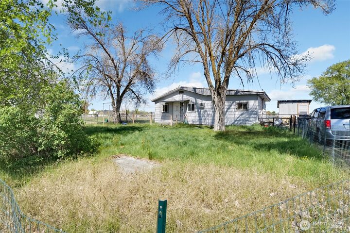 Property Photo:  9550  Maple Drive NE  WA 98837 
