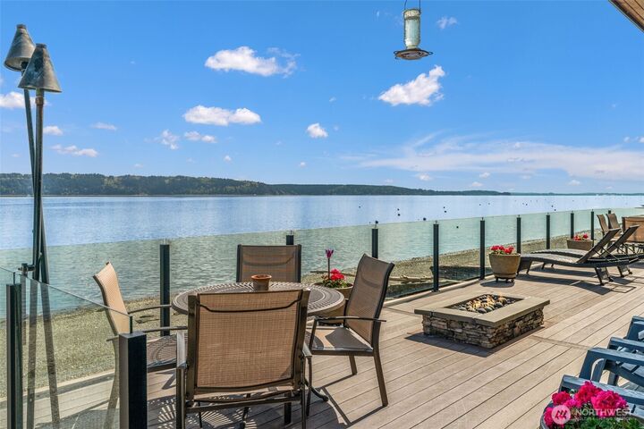 Property Photo:  2963  Tillicum Beach Drive  WA 98282 