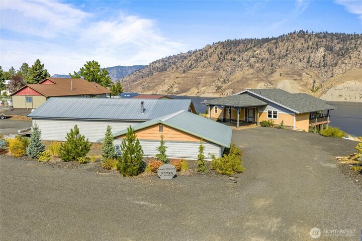 Property Photo:  25725  Lincoln Hill Pl E  WA 99147 