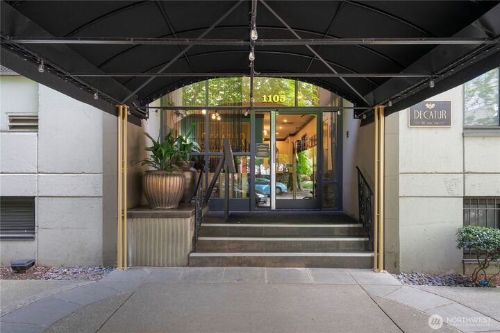 Property Photo:  1105  Spring Street 712  WA 98104 