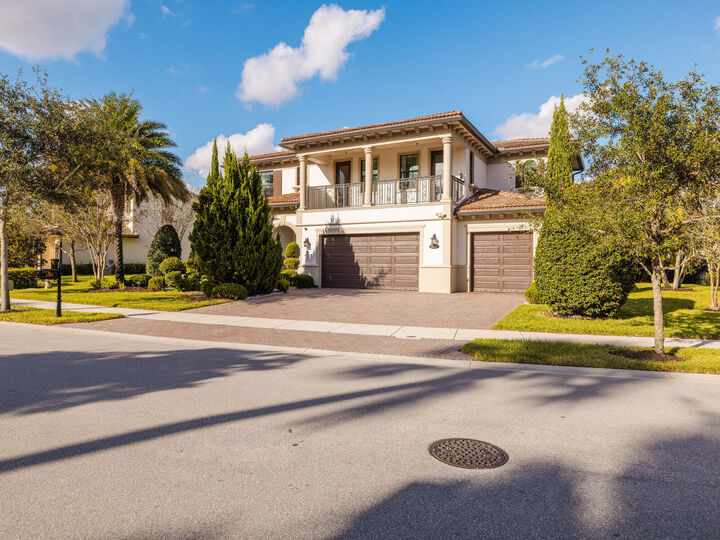 Property Photo:  11691 W Watercrest Cir Circle W  FL 33076 