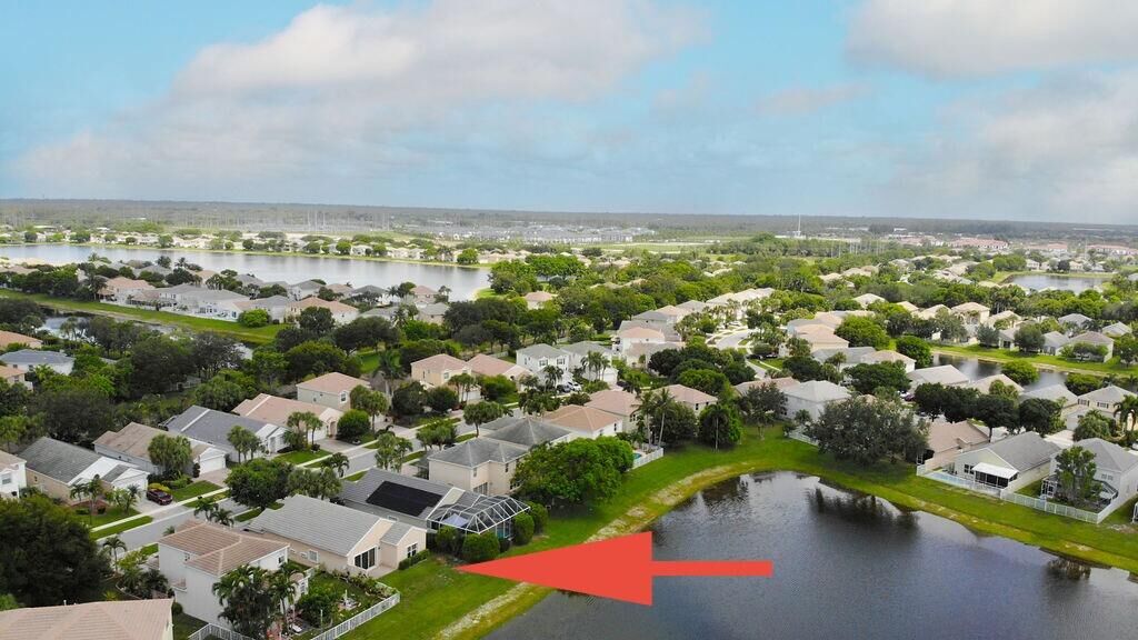 Property Photo:  137 Canterbury Place  FL 33414 